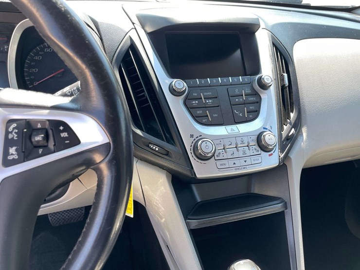 2016-chevrolet-equinox-image-13