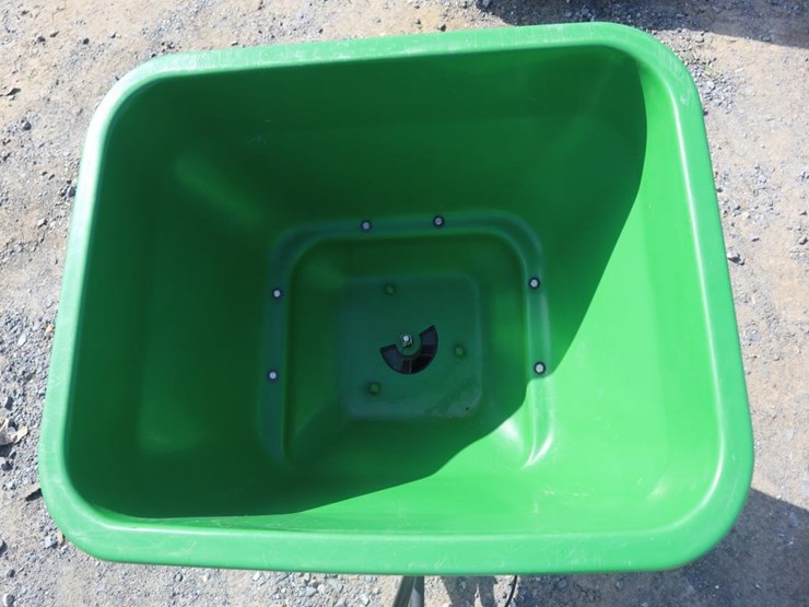 john-deere-broadcast-spreader-image-6