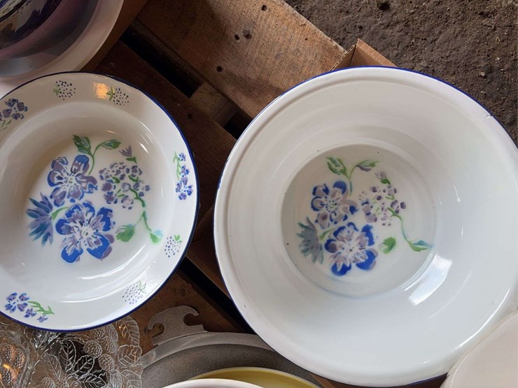 assorted-kitchenware-and-decorative-glassware-collection-image-7