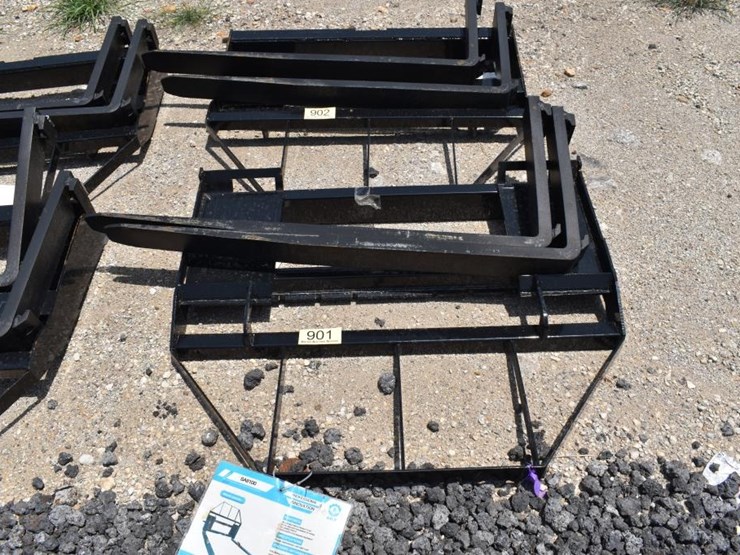 skid-steer-pallet-fork-image-1