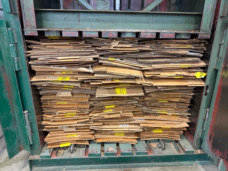 philidelphia-tramrail-2300-hd-vertical-baler-image-11