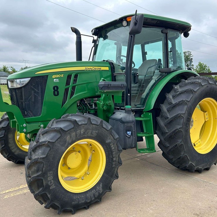 2019 JOHN DEERE 6120E
