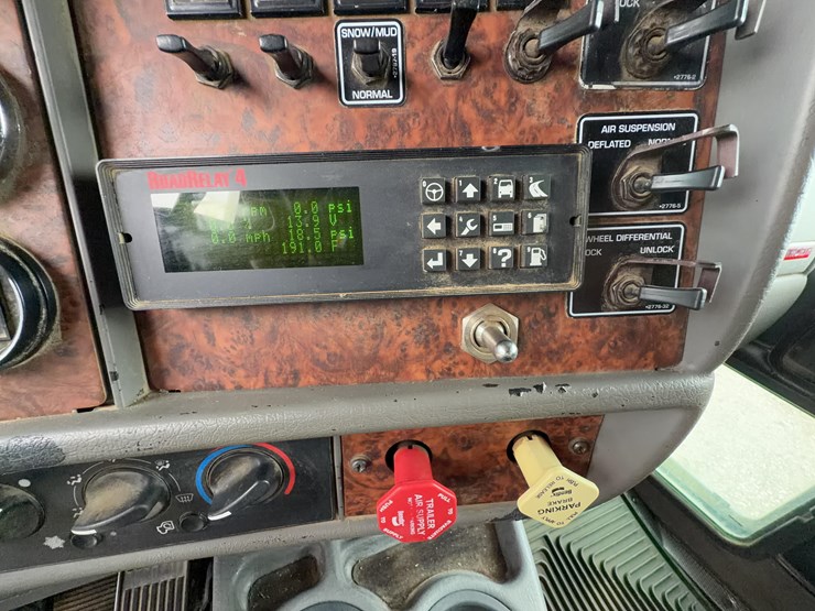 2006-kenworth-t800-image-15