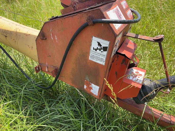 westfield-100-61-grain-auger-with-swing-hopper-image-3