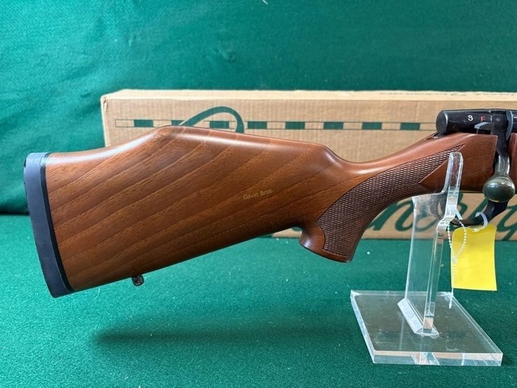 nib-weatherby-vanguard-300-wby-mag-rifle-image-2