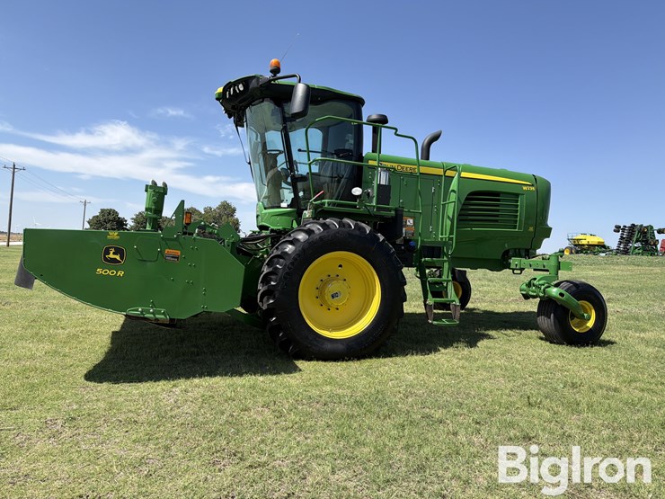 2020-john-deere-w235-image-1