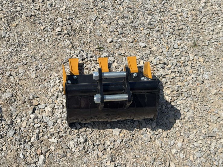 15”-mini-excavator-bucket-image-3