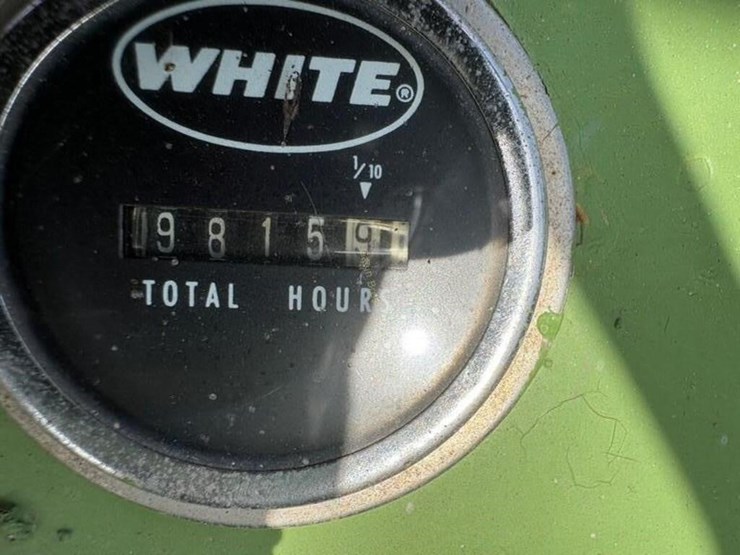 white-725-forklift-image-6