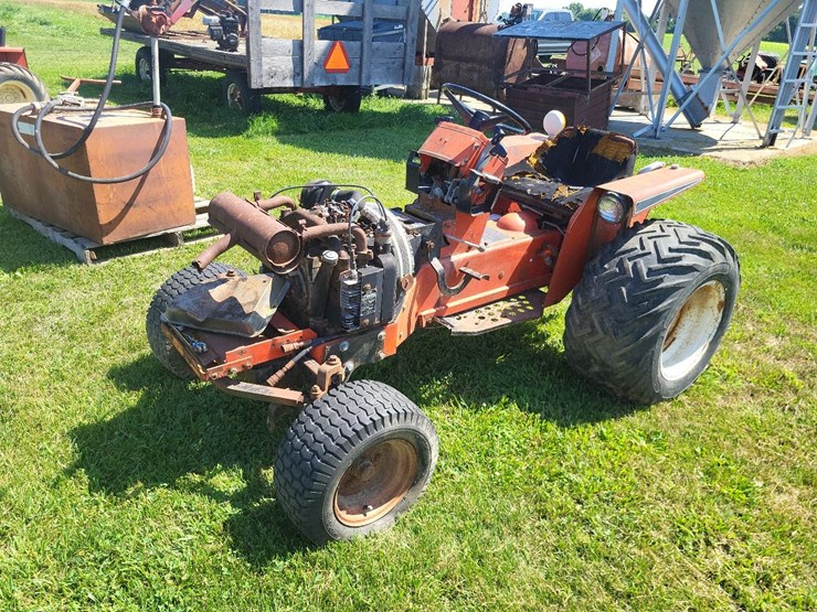 simplicity-garden-tractor-w/engine-and-hydrostat-transmission---parts-image-1