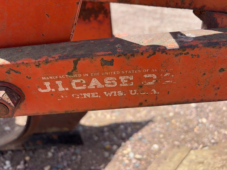 j.i.-case-4-bottom-plow-image-10