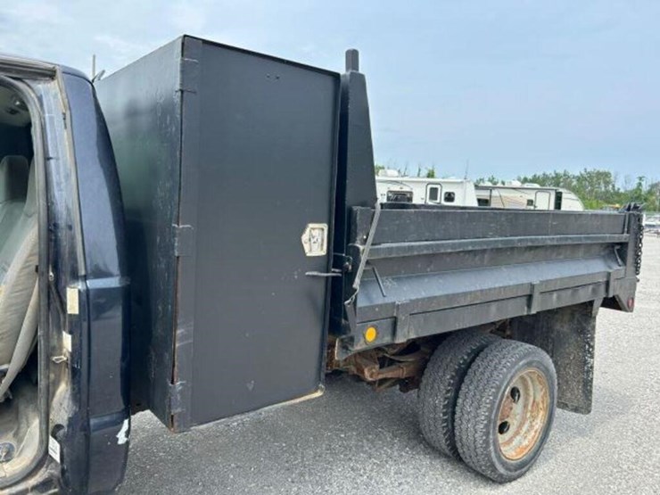 2002-ford-f550-image-33