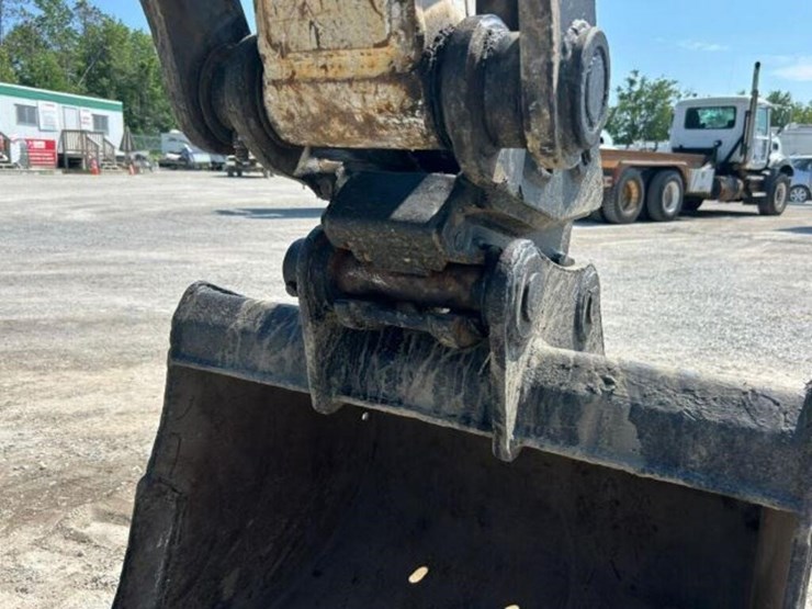 2022-bobcat-e88-image-50