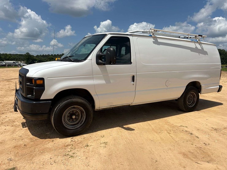 2013-utility-van-image-1