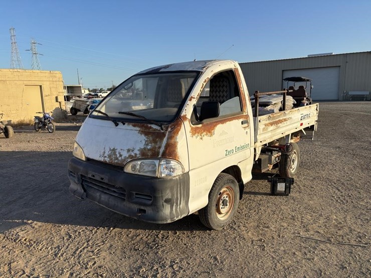 2009-zap-utility-truck-image-1