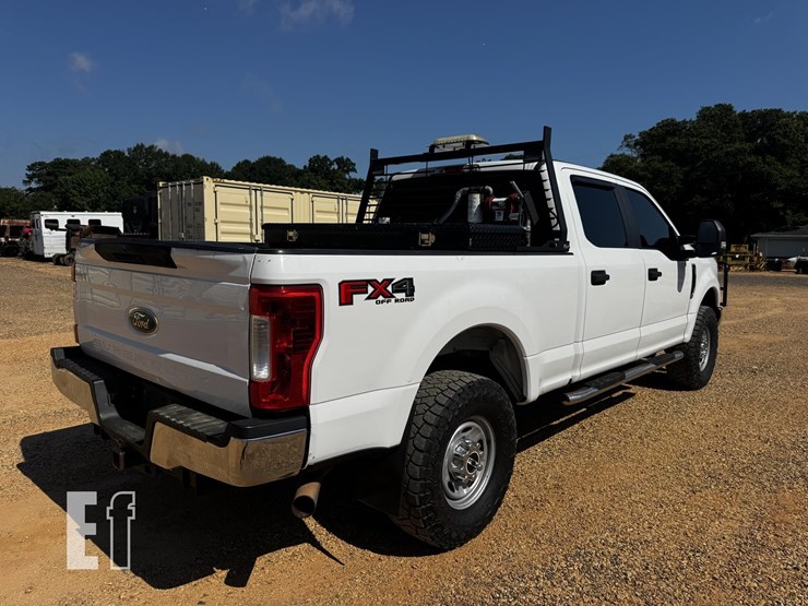 2019-ford-f250-xl-image-6