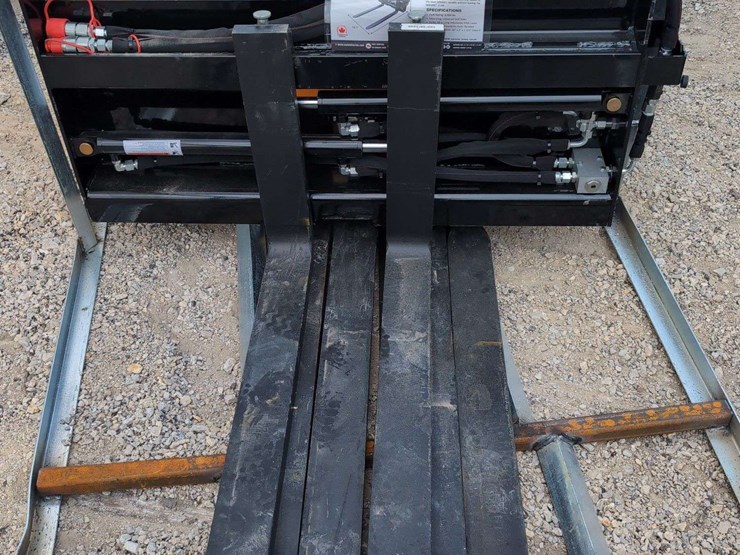 (1)-wolverine-skid-steer-pallet-fork-hydraulic-adjustable-pfa-11-3300g-image-1