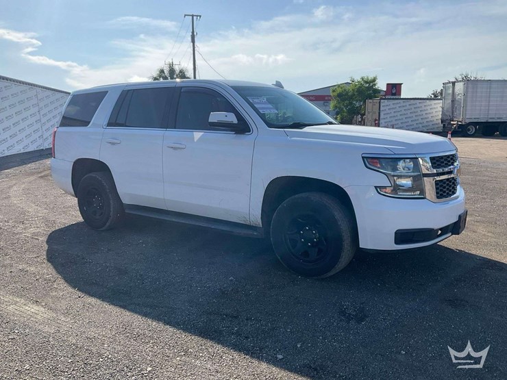 2018-chevrolet-tahoe-image-2
