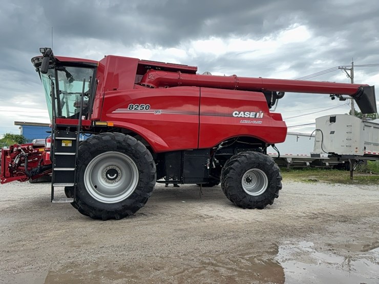 2022-case-ih-8250-image-91