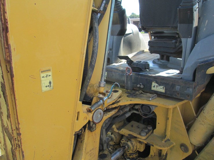 2004-caterpillar-420d-image-18