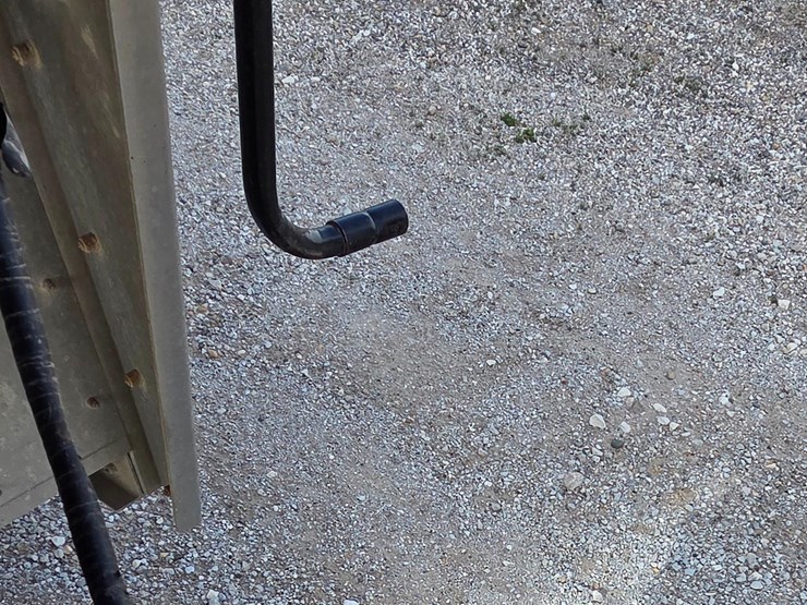 2014-wilson-livestock-trailer-image-10