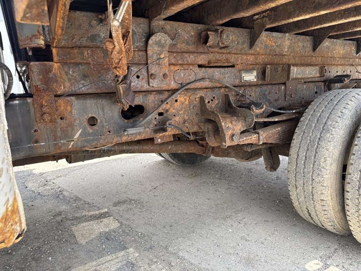2010-ford-f350-image-16
