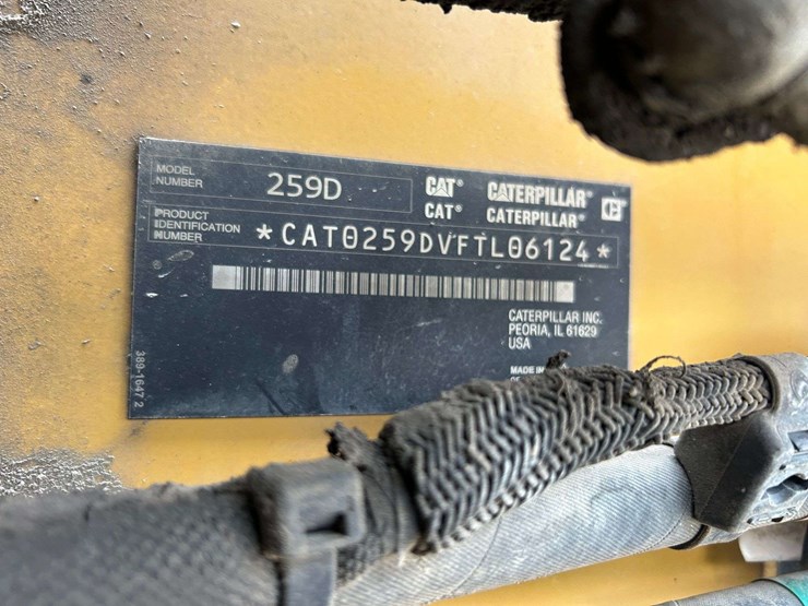 2015-caterpillar-259d-image-35