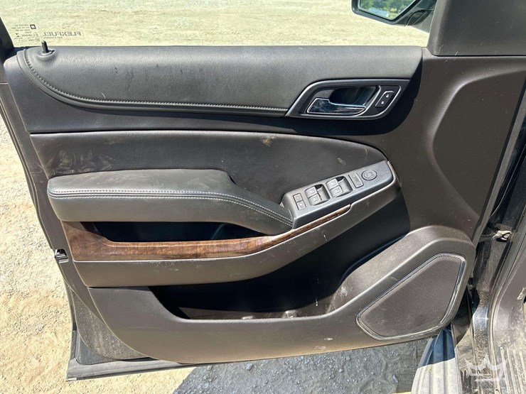 2016-chevrolet-tahoe-image-11