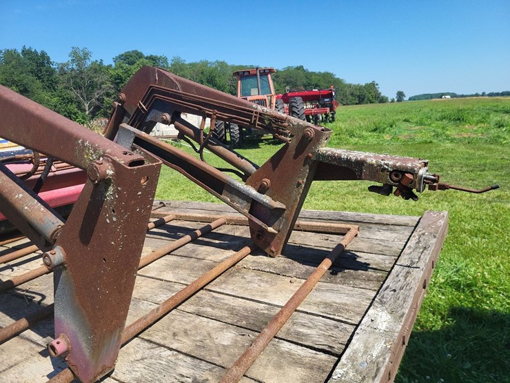 massey-ferguson-front-end-tractor-loader-w/loader-mounts-and-60"-bucket---fire-image-6
