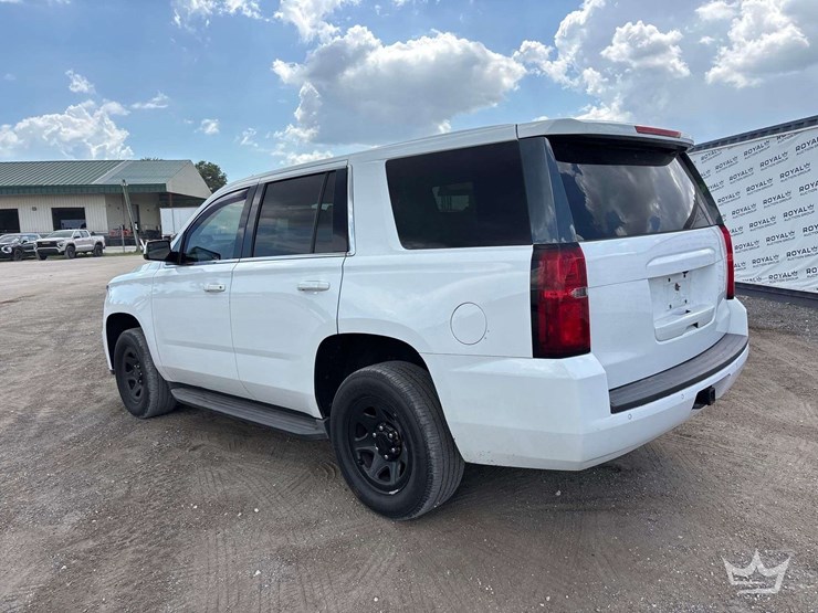 2019-chevrolet-tahoe-image-4