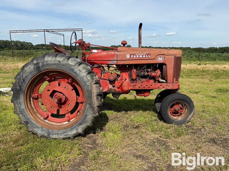 1950-farmall-m-2wd-tractor-image-4