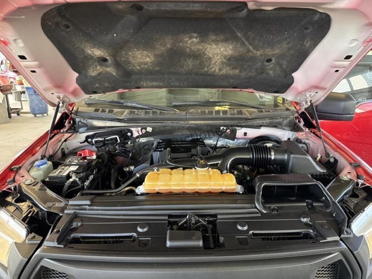 2016-ford-f150-image-12