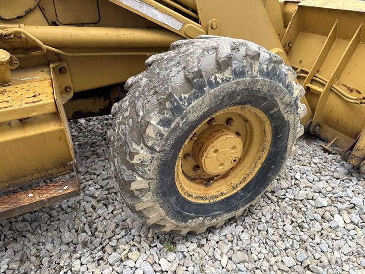 caterpillar-416b-image-10