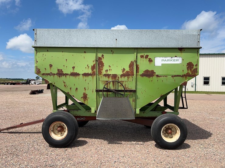 parker-5010b-gravity-wagon-image-8