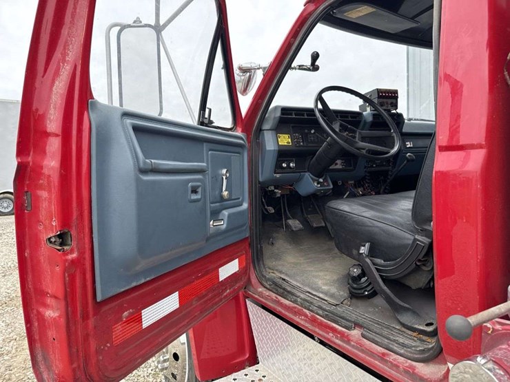1980-ford-f800-image-26