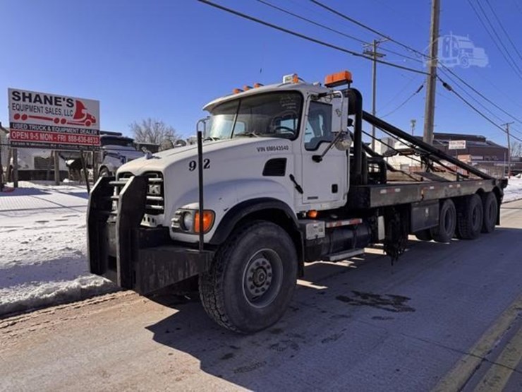 2006-mack-cv713-granite-rolloff-truck-image-4