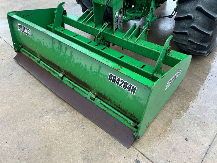 2012-john-deere-5101e-image-55