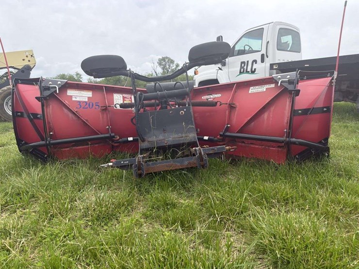 the-boss-8ft-3in-power-v-xt-snow-plow-image-4