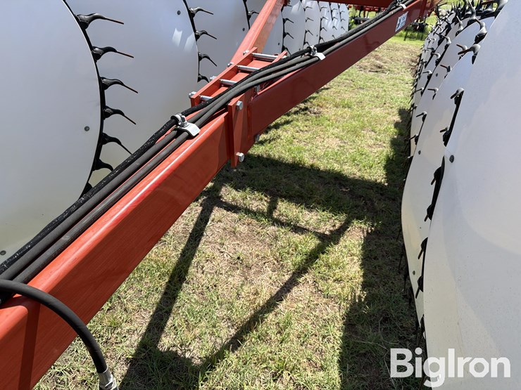 2020-h&s-hd8117-17-wheel-hay-rake-image-9