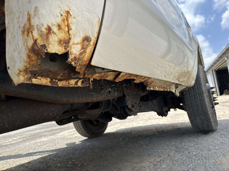 2010-ford-f350-image-22