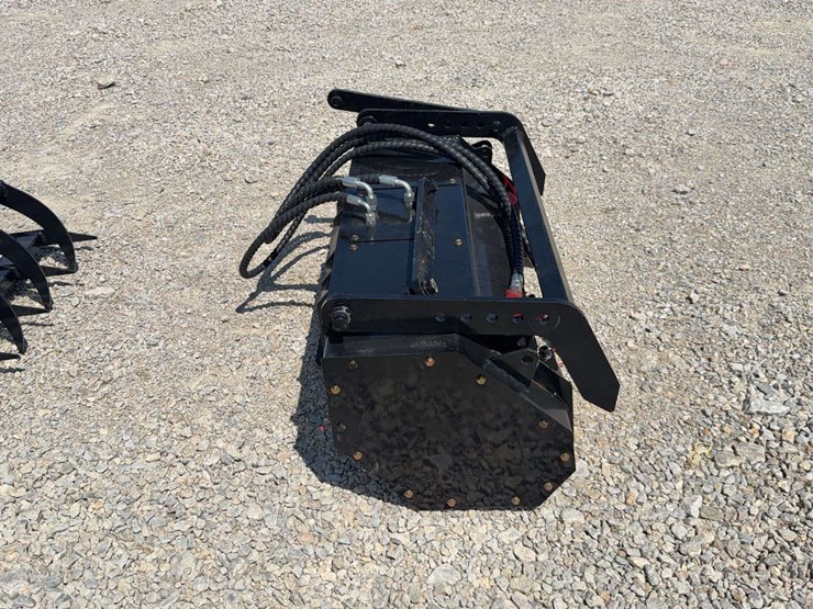 hydraulic-brush-cutter-attachment-for-mini-skid-steer-image-4