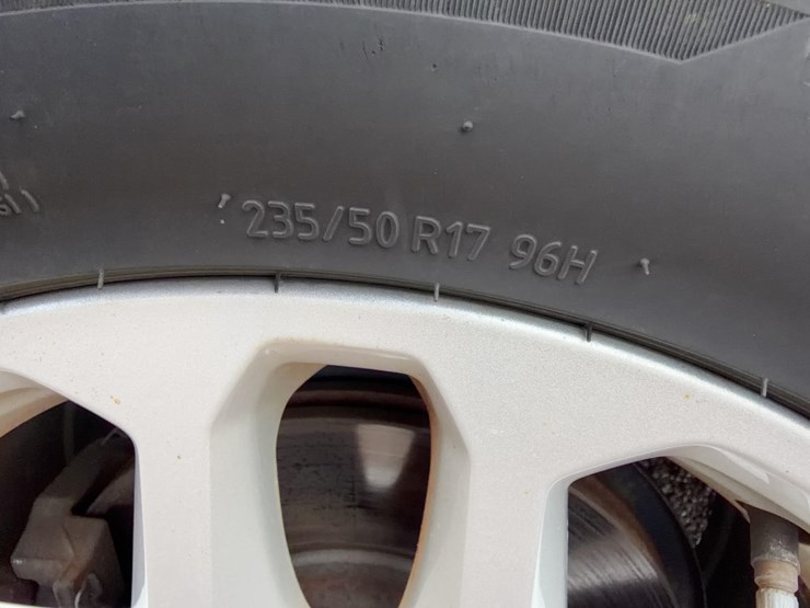 2015-ford-fusion-se-image-32