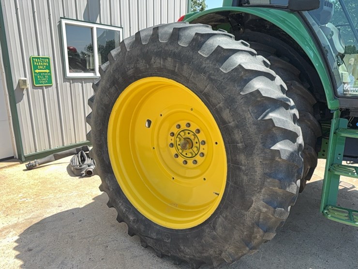 john-deere-7520-image-28