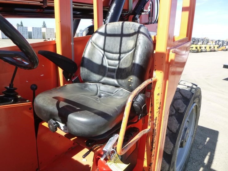 2015-sky-trak-6042-image-19