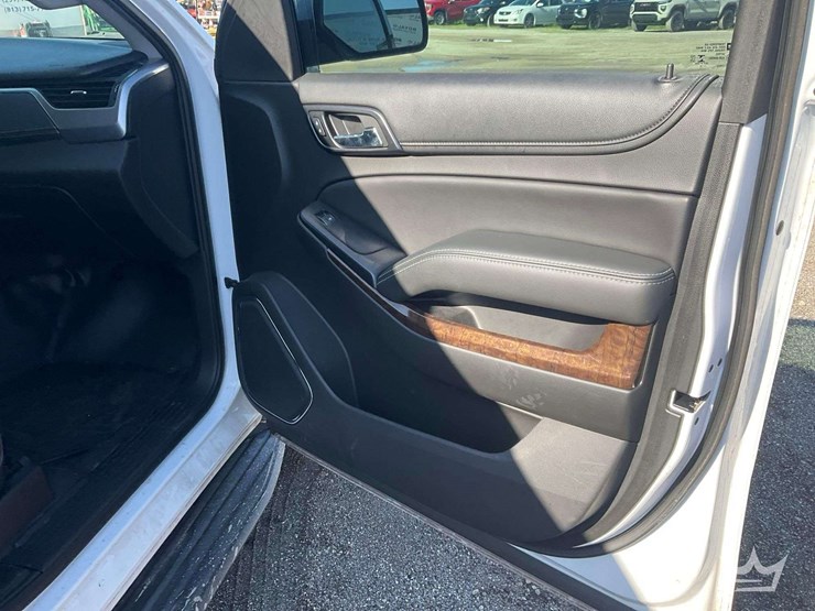 2018-chevrolet-tahoe-image-22