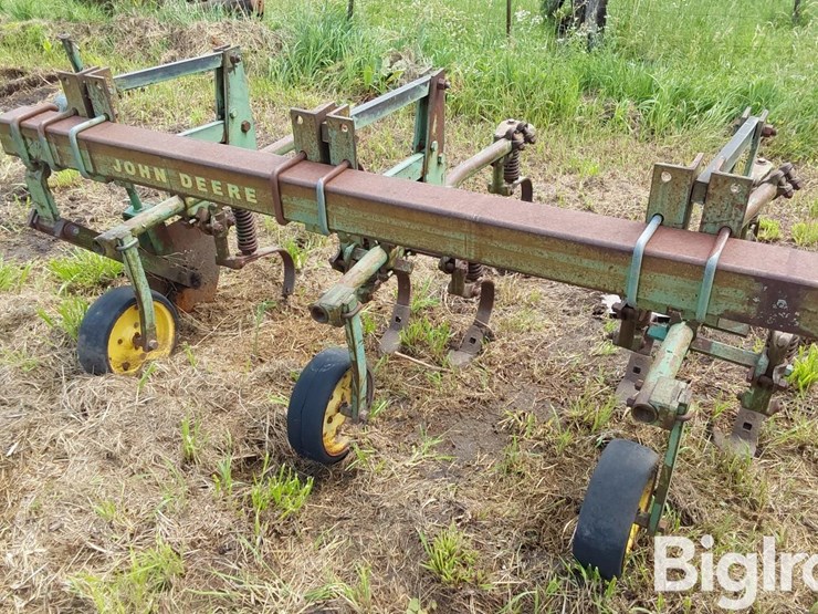 john-deere-6r30"-crop-cultivator-image-11