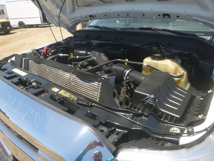 2011-ford-f550-image-21
