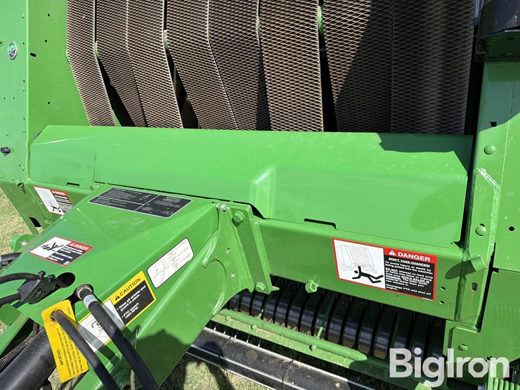 2022-john-deere-560m-image-10