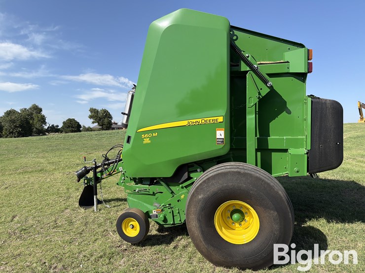 2022-john-deere-560m-image-8