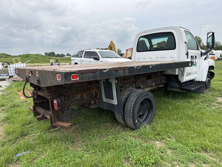 2004-chevrolet-c5500-image-3