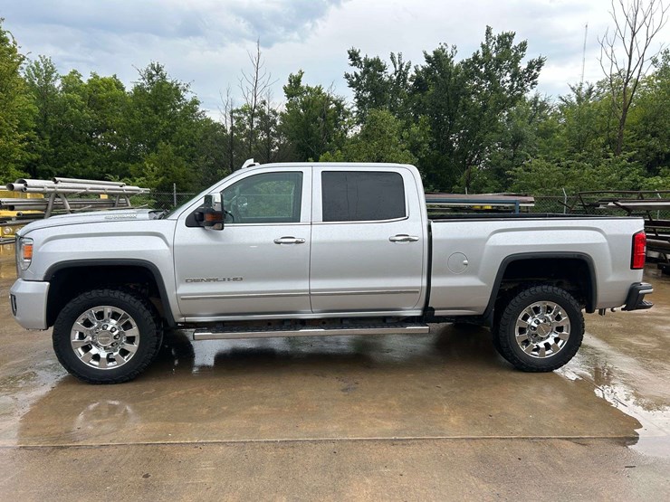 2019-gmc-2500-image-2